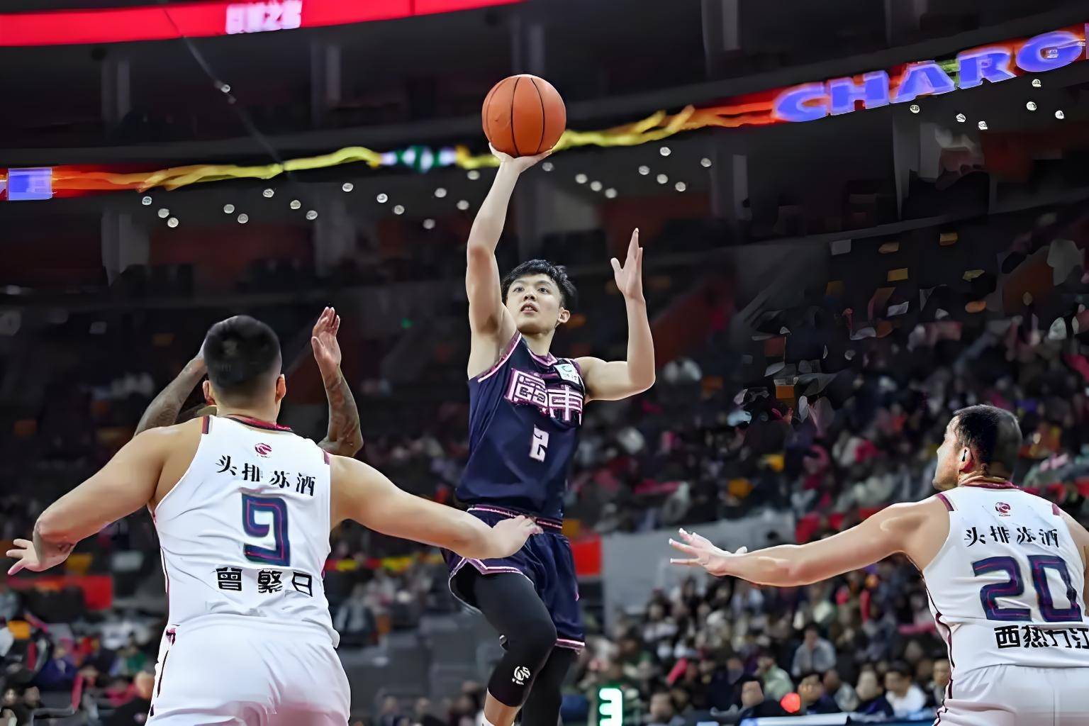 赛地聚焦——CBA季后赛集结日热度飙升，孟菲斯灰熊主帅复盘，悬念犹存，纪律约束更严格的简单介绍