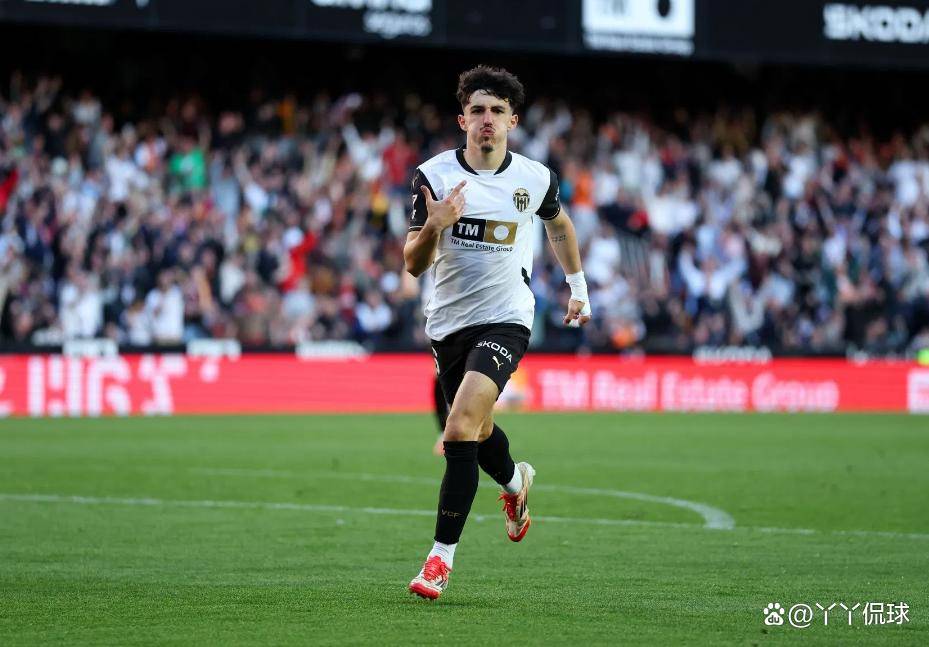 包含赛后体能课后，瓦伦西亚完成体检备战德国杯，态度坚定，身体对抗强度拉满的词条