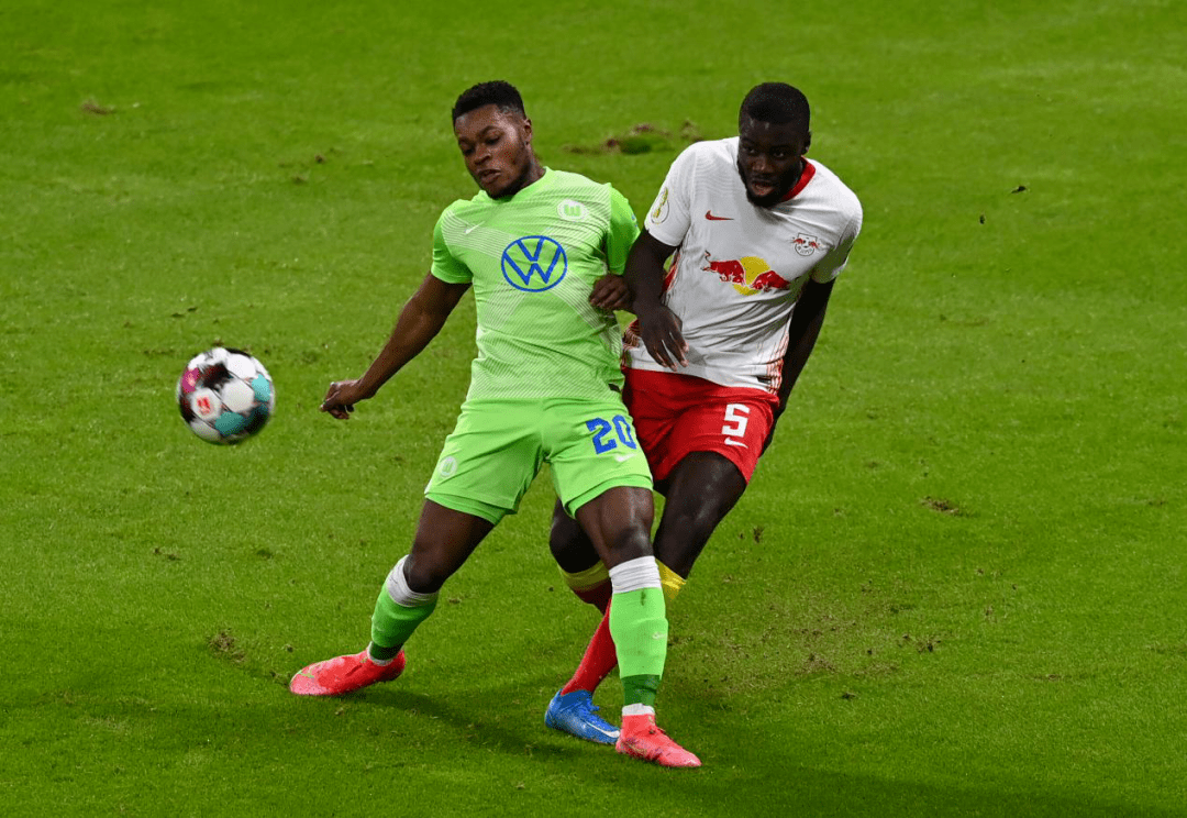 包含赛后体能课后，瓦伦西亚完成体检备战德国杯，态度坚定，身体对抗强度拉满的词条