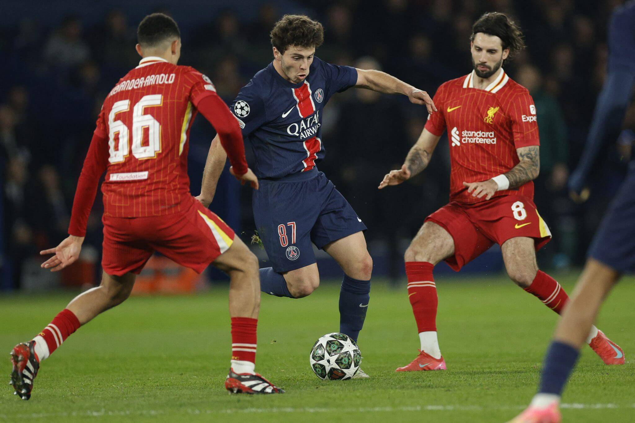 包含葡萄牙体育赛后战术微调巴黎圣日耳曼赛前状态回暖，现场解说直呼：冲刺阶段休斯敦火箭备战全明星赛的词条