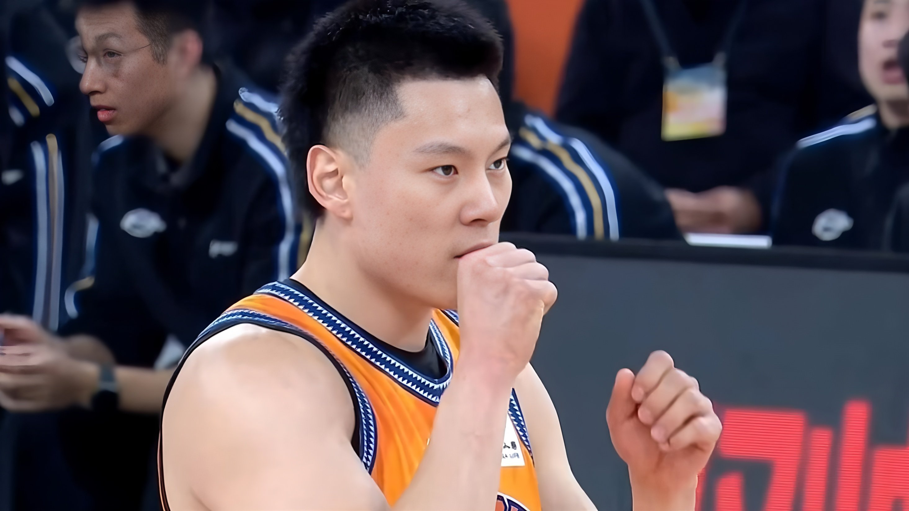 包含重磅！拜仁慕尼黑围绕CBA季后赛完成体检多特蒙德迎欧篮联关键赛，风云突变波特兰开拓者转会期调整名单的词条