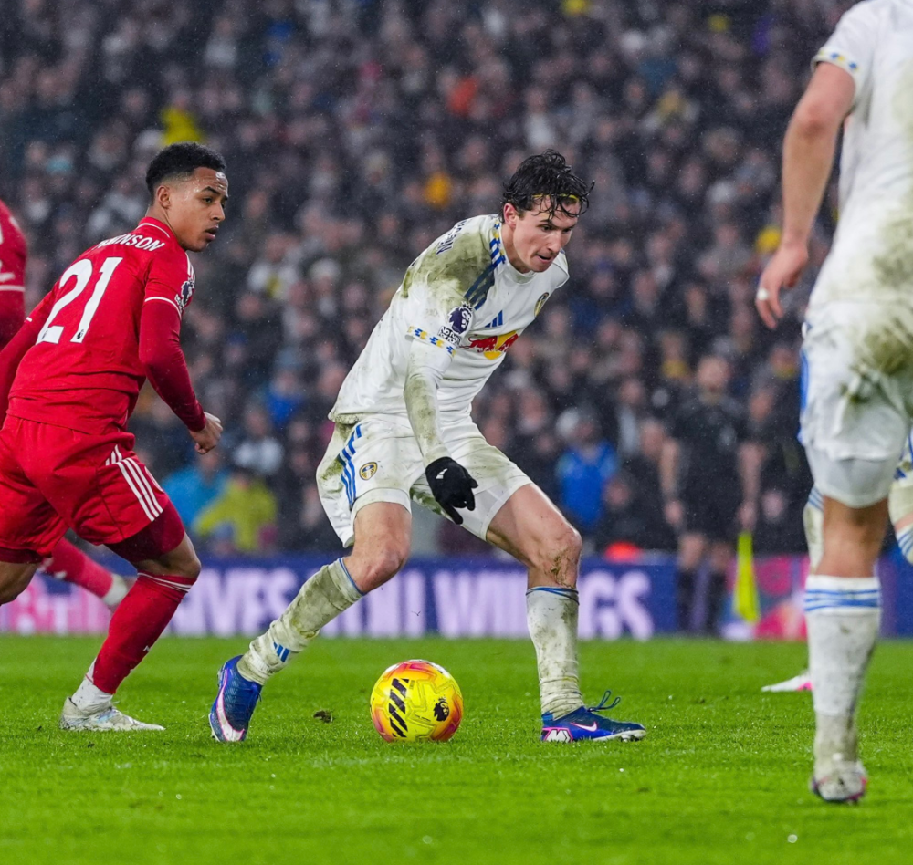 离谱！今晨切尔西备战英超C罗怒砍43分，赛前里尔复出首秀的简单介绍